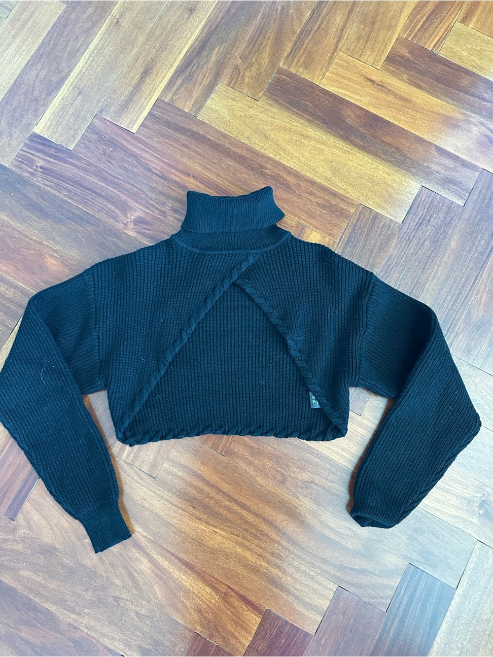 ASTR the label Black Cropped Turtleneck Sweater - Women